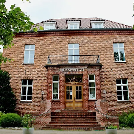 Han/Misafirhane Gutshaus Gottin